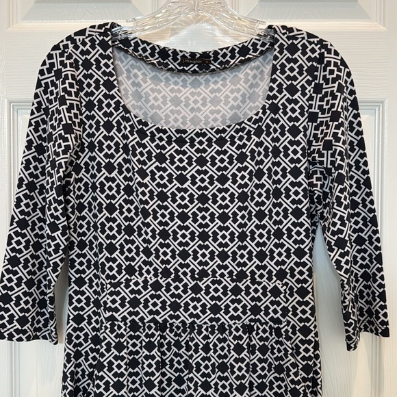 J. McLaughlin Black and White Geometric Print Stretch Knit Dress Size Small - Picture 4 of 10